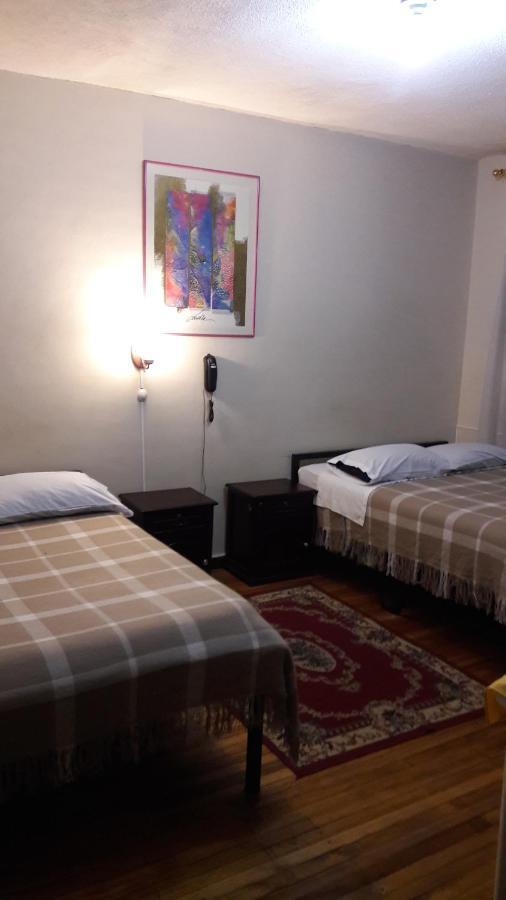 Hostal Santa Maria Gracia Quito Exterior foto